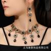 Pendientes de aleación de diamantes y esmeralda de estilo palacio retro europeo y americano, collar con borlas largas de gota de agua y joyería de lujo.