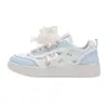 Nuevos Zapatos Casuales Color Cielo, Lindos Zapatos de Suela Gruesa para Mujer, Correas con Lazo, Tenis Bajos de Otoño, Cómodos Zapatos Estudiantiles con Tema de Oso