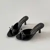 Sandalias de tacón fino de alta gama para aumentar altura con una sola tira para mujer, nuevo estilo verano 2026, antideslizantes, para personas bajas, para usar con faldas, chanclas
