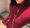 Ropa de Yoga de Alta Calidad con Tejido Cepillado, Cuello Alto, Mangas Largas y Cintura Ajustada, Combinada con una Chaqueta Deportiva para Correr de Ajuste Delgado y Amigable con la Piel