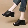 Sandalias de malla transpirables y versátiles de suela gruesa sin cordones para mujer, nuevo modelo de verano 2026, sandalias impermeables para exteriores con plataforma, puntera abierta, que aumentan la altura