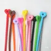 Abraçadeiras de Cabo de Borracha Macia Coloridas Pingentes para Joias DIY Chaveiros Tiras Reutilizáveis para Armazenamento e Organização em Formato de Coração e Flor