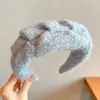 Faixa de cabelo xadrez de cetim para mulheres, faixa de cabelo antiderrapante para outono e inverno, uso diário, faixa de cabelo para lavar o rosto, acessório de cabelo de coroa alta