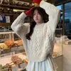 Casaco minimalista de outono e inverno estilo coreano, suéter de tricô retrô com trama de cabos de caimento solto e gola redonda, criando um top de tricô de inverno relaxado e casual