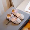 Zapatos de Verano Dulces de Cuero para Niñas Zapatos de Baile Zapatos de Princesa Punta Redonda Huecos Lazo de Pedrería Mary Janes