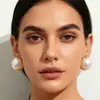 Joyería Transfronteriza Europea y Americana, Pendientes de Perlas Modernos y Elegantes para Mujer, Lujo Ligero, Pendientes de Tuerca Geométricos Redondos de Perlas de Alta Gama