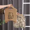 Roupa de Verão para Meninos 2024 Novo Estilo Colete Sem Mangas Roupas de Verão Frescas e Estilosas para Meninos Moda Infantil Tendência