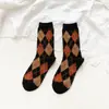 Calcetines de lana para mujer, calcetines de media pantorrilla, calcetines cálidos gruesos de estilo coreano de moda para otoño e invierno, cuadros de rombos retro japoneses.
