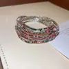 Pulsera wrap de diamantes de colores inspirada en la dopamina, una pieza lujosa y de alta gama, un diseño nuevo y único, una pieza de joyería deslumbrante y llamativa para mujer