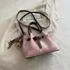 Nova Bolsa de Mão para Mãe e Filho de Comércio Exterior com Design de Balde Toque de Luxo Grande Capacidade Cor Color Block Retrô Bolsa de Ombro Transversal da Moda