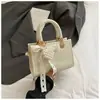 Bolso Pequeño Cuadrado Popular Transfronterizo Nuevo para Mujer 2026, Bolso de Hombro de Moda de Nicho con un Toque de Lujo, Bolso Cruzado Versátil