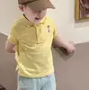 Novo Conjunto de Roupas Infantis Estilo Coreano para Meninos e Meninas, Camiseta Fofa de Manga Curta com Gola Polo e Shorts Listrado Conjunto de Duas Peças