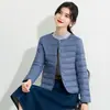 Jaqueta de Algodão com Forro e Gola Redonda para Mulheres Inverno Nova Slim Fit Gola V Cor Lisa Aparência Emagrecedora Quente Curta Leve Jaqueta de Algodão