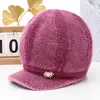 Gorro de tricô de inverno para mulheres de meia-idade e idosas, chapéu de lã quente com forro de fleece, chapéu de algodão espesso para vovó, protege as orelhas e resistente ao frio