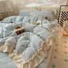 Conjunto de Roupa de Cama de Renda Francesa Aconchegante de Veludo Leite Quatro Peças Cobertor Dupla Face de Veludo Lençol de Cama de Lã de Coral com Veludo