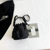 Bolso tipo cubo con cordón informal de celebridad de Internet para mujer, nuevo bolso de mano de gran capacidad estilo deportivo para exteriores, práctico bolso de mensajero para el hombro