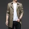 Exclusivo para vendas transfronteiriças: Casaco trench coat masculino M-7XL para primavera e outono, comprimento médio, com gola de terno e cinto, estilo coreano, slim fit, trench coat jovem para homens