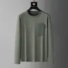 2025 Novo Alta Qualidade Outono e Inverno Luxo Acessível Gola Redonda Manga Longa Fechamento com Zíper Bolso com Aba Design de Calça Camiseta Masculina Respirável Camada Base