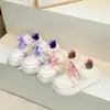 Tênis de lona infantil para meninas, cano baixo, tênis esportivos, novo estilo para primavera e outono, versão coreana, tênis casuais, sola leve e macia, tênis brancos para meninas