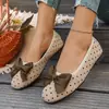 Nuevos zapatos planos sin cordones de diseño cruzado para mujer, mocasines planos de lunares de talla grande para primavera