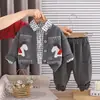 Ropa para Niños Conjunto de Ropa de Primavera para Niños 2026 Nuevo Estilo Suéter Elegante de Manga Larga para Bebé Niño Conjunto de Tres Piezas