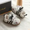 Zapatos de Tabla para Niñas 2026 Nuevas Llegadas Primavera/Verano Zapatos para Niños Pequeños Zapatos Deportivos para Niñas Zapatos Casuales para Bebés Lazo Bebé Zapatos de Entrenamiento Alemanes para Bebés