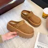 Mules fechadas estilo Birkenstock com sola grossa para aumentar a altura para mulheres, novas sandálias Birkenstock de verão e outono