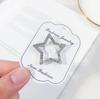 Broche Sencillo de Aleación con Diamantes en Forma de Corazón y Estrella, Pin Antiexposición, Moderno para el Trayecto al Trabajo, Disponible en Stock del Fabricante