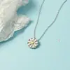 Collar de flor de goteo de aceite estilo coreano para mujer, flores blancas frescas y dulces, linda cadena para clavícula de margarita, accesorio de moda súper etéreo y versátil
