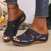 Sandalias para mujer de gran tamaño de comercio exterior transfronterizo europeo y americano, sandalias de plataforma con cuña y puntera abierta, disponibles en varios colores, sandalias bordadas para mujer en stock