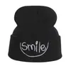 Nuevo Gorro de Lana Otoño e Invierno Delgado de Punto Gorro Pullover Protector de Orejas Gorro Tipo Beanie Bordado con Letra Gorro Sonrisa para Mujer