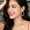 Pendientes Ovalados de Diseñador de Nicho con Diamantes Incrustados, Electrochapados en Oro de 18 Quilates Real, Joyería para Orejas Sencilla y Elegante Estilo Old Money