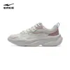 Tênis Feminino Hongxing Erke 2026 Novo Modelo Cinza Rosa Sapatos de Mãe Patchwork de Couro e Malha Casual Sapatos de Pai