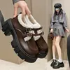 Zapatos de mujer de cuero estilo británico con forro de felpa, nueva colección otoño/invierno 2026, con hebilla de cinturón y tacón grueso, zapatos de algodón cálidos y versátiles