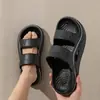 Sandalias de verano sencillas y elegantes para hombre, modelo nuevo para uso en exteriores, adecuadas para conductores, antideslizantes, de doble uso para playa, arroyo y actividades acuáticas