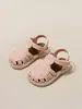 2026 Novo Estilo Sandálias de Tecido para Meninas Estilo Coreano Estilo Princesa Bico Fechado Solado Macio Antiderrapante Sapatos de Praia Infantis Moda de Verão