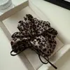 Lazo para el pelo de leopardo avanzado Diadema elegante Atadura para el pelo en la parte posterior de la cabeza Lazo grande de cuero Banda elástica de tendón