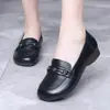 Nuevos Zapatos de Madre de Suela Blanda para Otoño 2026 para Mujeres de Mediana Edad y Mayores, Suela de Goma Antideslizante, Mocasines Cómodos sin Cordones, Zapatos Planos Versátiles
