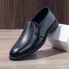 Zapatos de Cuero Negros para Hombre Transpirables Coreanos Modernos Casuales Zapatos de Cuero Formales para Negocios Punta Redonda En Stock Zapatos para Hombres Jóvenes