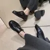 Casa de Uvas ~ Zapatos de Piel para Mujer con Doble Hebilla, Brogue Tallado, Cuero de Vaca Vegetalmente Curtido, Hechos a Mano, Forro de Terciopelo, para Otoño e Invierno
