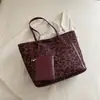 Bolso de mano retro de gran capacidad para mujer, nuevo bolso tote con estampado de leopardo 2026, bolso de hombro versátil con monedero