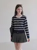 Cardigan Tricotado Listrado Colorido Contrastante Gola Redonda Manga Longa Feminino 2026 Outono Novo Estilo Coreano Peça de Roupa Petite Top de Temperamento