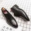 Zapatos de cuero brogue tallados retro, mocasines de moda transfronterizos para hombre de talla grande, zapatos de cuero de punta fina, zapatos formales