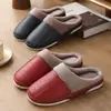 Pantuflas de algodón impermeables de PU, nuevo estilo otoño/invierno 2026, cálidas, forradas de felpa, antideslizantes, para uso en interiores, pantuflas de algodón para mujer