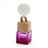 Venta al por mayor del fabricante 8ML botellas vacías cuadradas con tapa de colores, disponibles en todos los colores, botellas de vidrio para colgar en el coche, botellas de perfume de colores