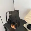 2026 Nuevo Estilo Bolso Cruzado para Caminar con Borla para Teléfono, Estilo Vertical, Ligero, Moderno, Versátil Bolso de Hombro para Teléfono