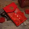 Envelopes Vermelhos Criativos com Tecido Estampado de Nuvens, Caracteres de Sorte e Borlas Exquisitas - Item Quente no Atacado