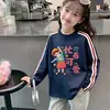 Camiseta de algodón puro para niña con tres rayas y manga larga para primavera y otoño, adecuada para niños mayores, top versátil casual de cuello redondo, capa base dulce y linda