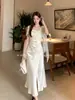 Xiu Xixi 2026 Primavera Nuevo Vestido Elegante de Tirantes de Satén con Cinta Etiqueta Blanca Vestido Largo de Gama Alta 88553