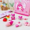 Oso Fresa de Dibujos Animados Lindo Bolsa Ciega Borrador Anime 3D Removible Cuero Infantil Estudiante Papelería Regalo